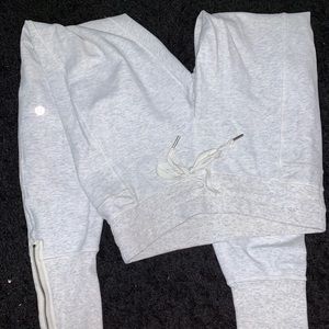 lululemon joggers!